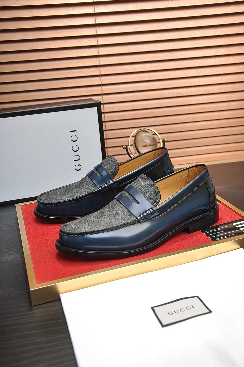 Men's shoes💰560💶Italy's top luxury men's shoe giant (GUCCI) (Gucci) (full cowhide lining) new arrival🍃Original European style🔰 Pleasant to the eye😍In order to make the shoes more durable and non-deformable🌀The production continues to follow traditional methods but there is still no lack of innovation💪Choose original sheepskin for the leather♻️ Smooth and natural And extra bright ⭐Made of imported cowhide, the first choice of rich people 38-45 (45 customized)